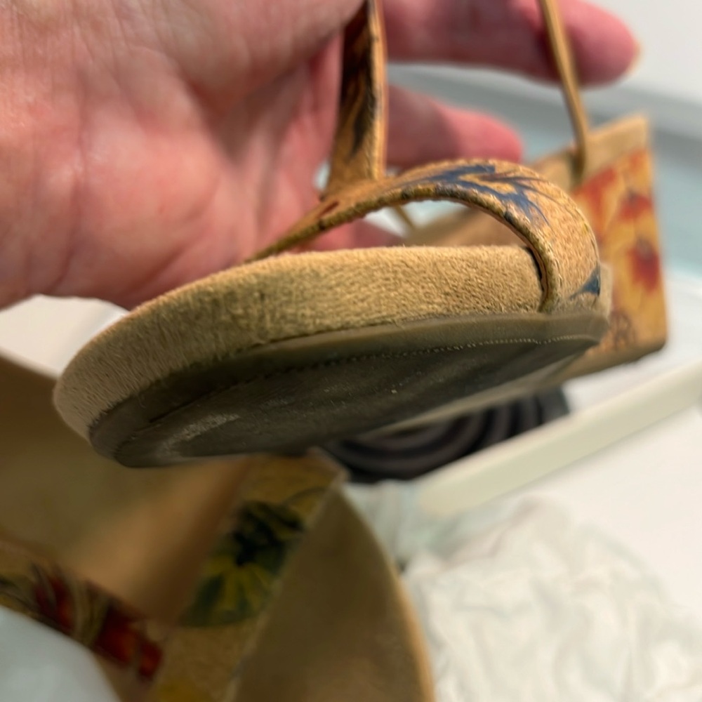 2&1/2 cork wedge sandals with mobile elastic strap for comfort Size 7&1/2 M - Picture 11 of 14